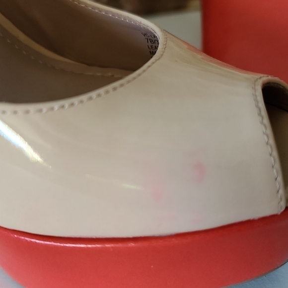 Vince Camuto , platform wedge sandals US 7 - Picture 6 of 7